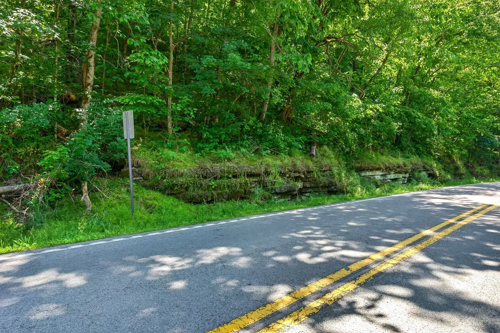2176 Jennings Creek Highway Whitleyville TN 38588