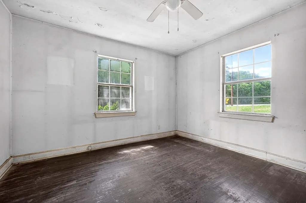 2176 Jennings Creek Highway Whitleyville TN 38588