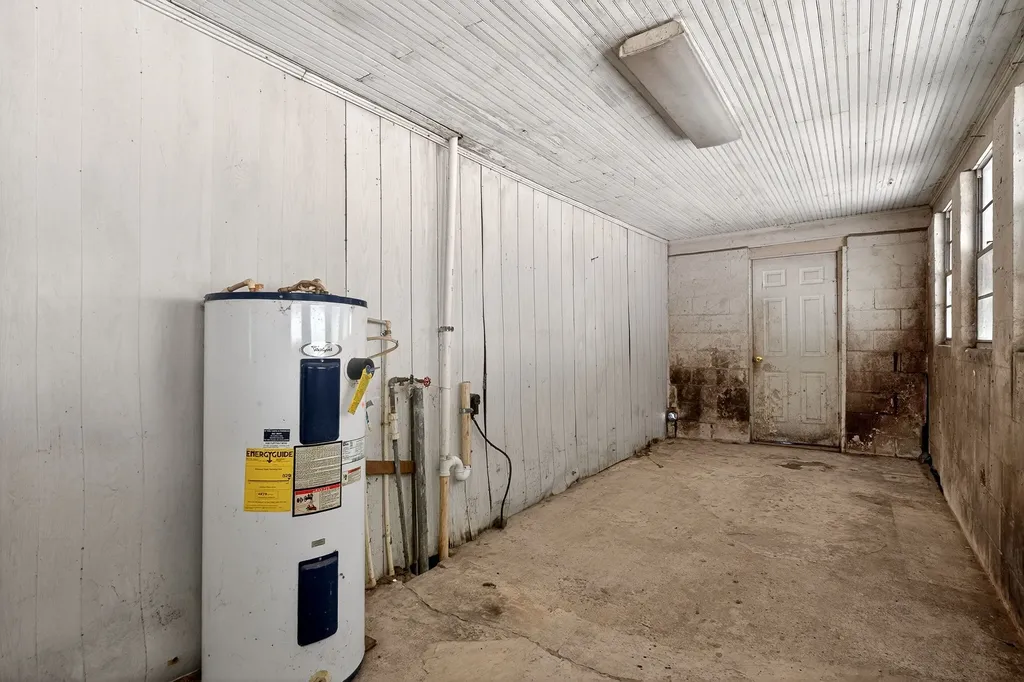 2176 Jennings Creek Highway Whitleyville TN 38588