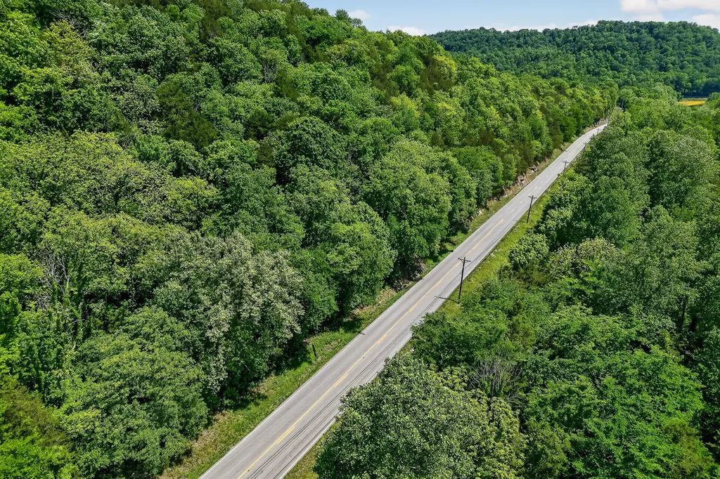 2176 Jennings Creek Highway Whitleyville TN 38588