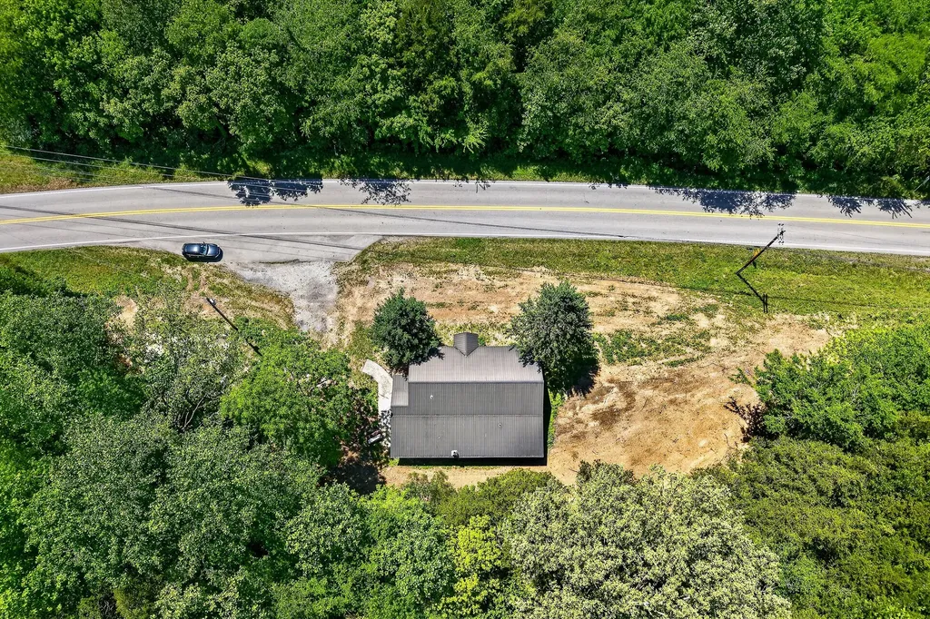2176 Jennings Creek Highway Whitleyville TN 38588
