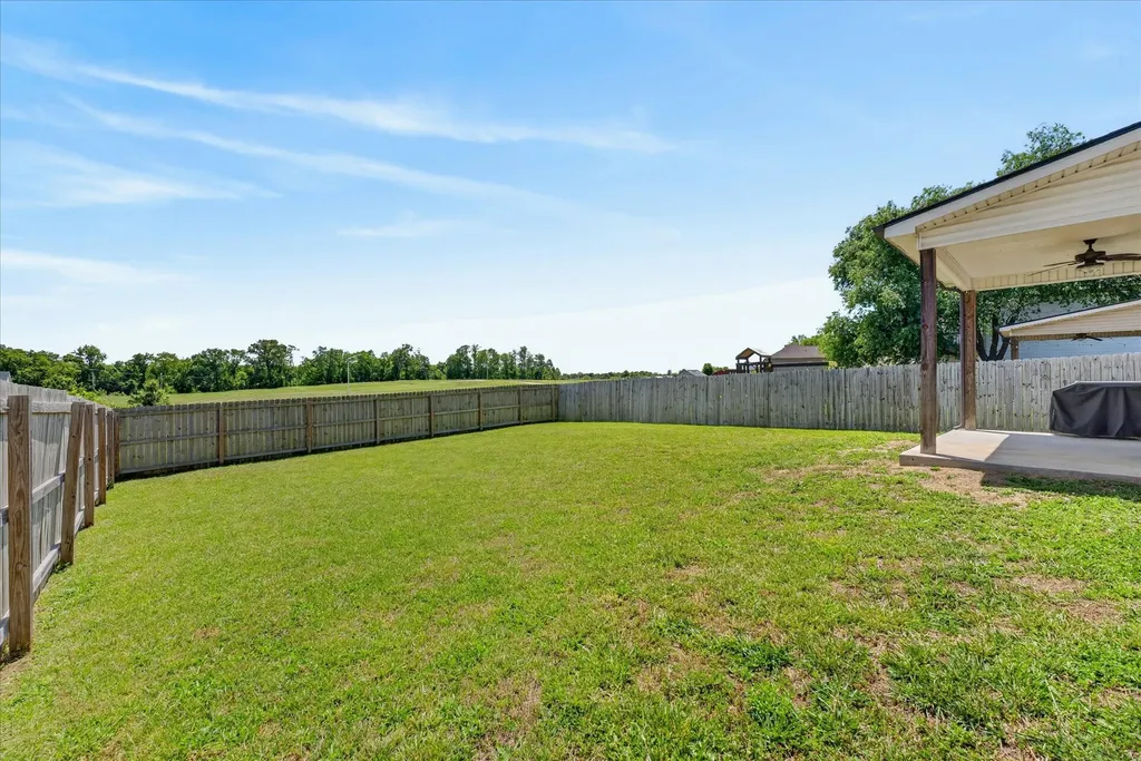 689 Elm Street Clarksville TN 37040