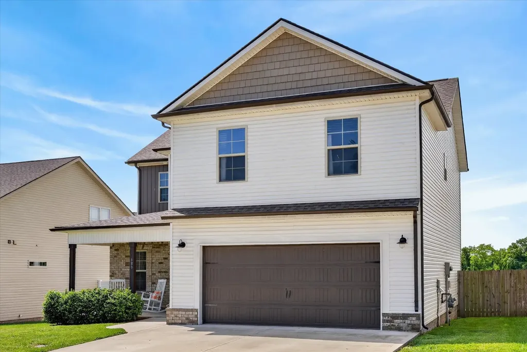 689 Elm Street Clarksville TN 37040