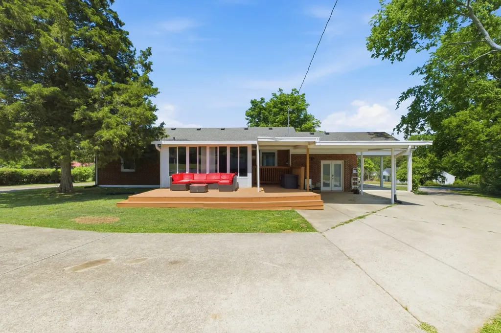 201 W Hillcrest Drive Gallatin TN 37066