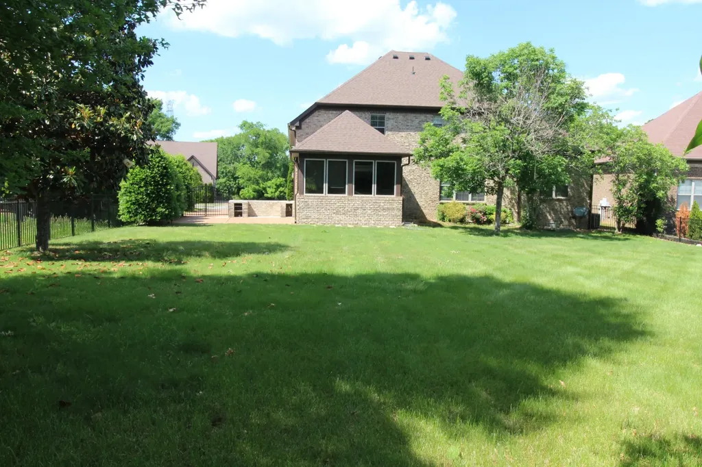 337 Crooked Creek Lane Hendersonville TN 37075