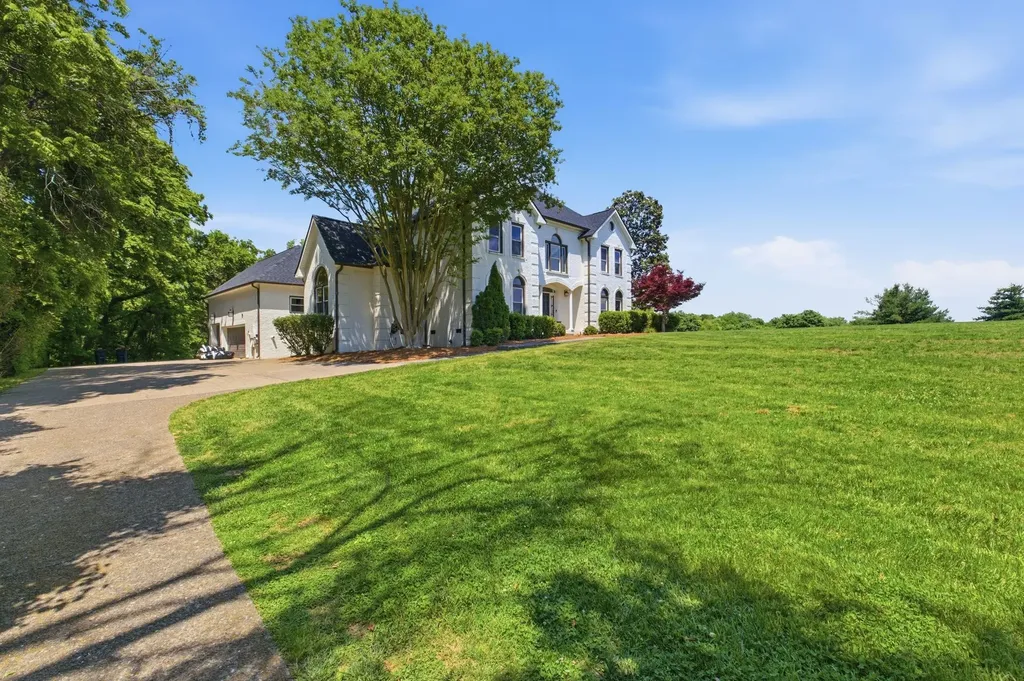 424 Martingale Drive Franklin TN 37067