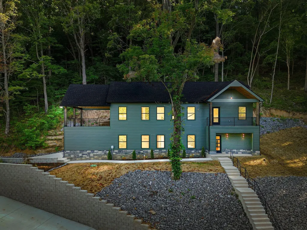 2405 Shoreside Drive Smithville TN 37166