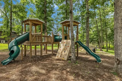 36 Waters Edge Way Tracy City TN 37387