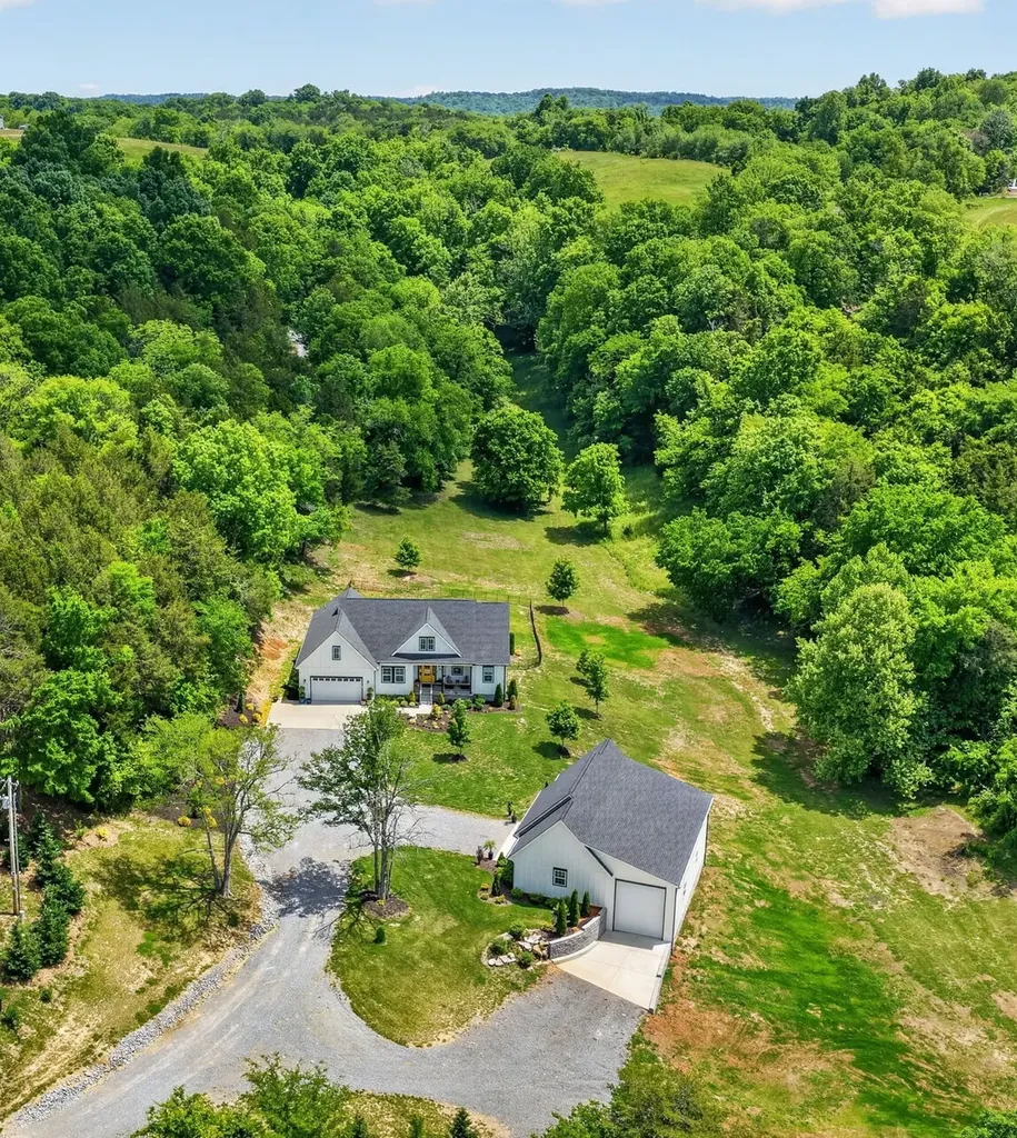 16111 Manchester Pike Christiana TN 37037