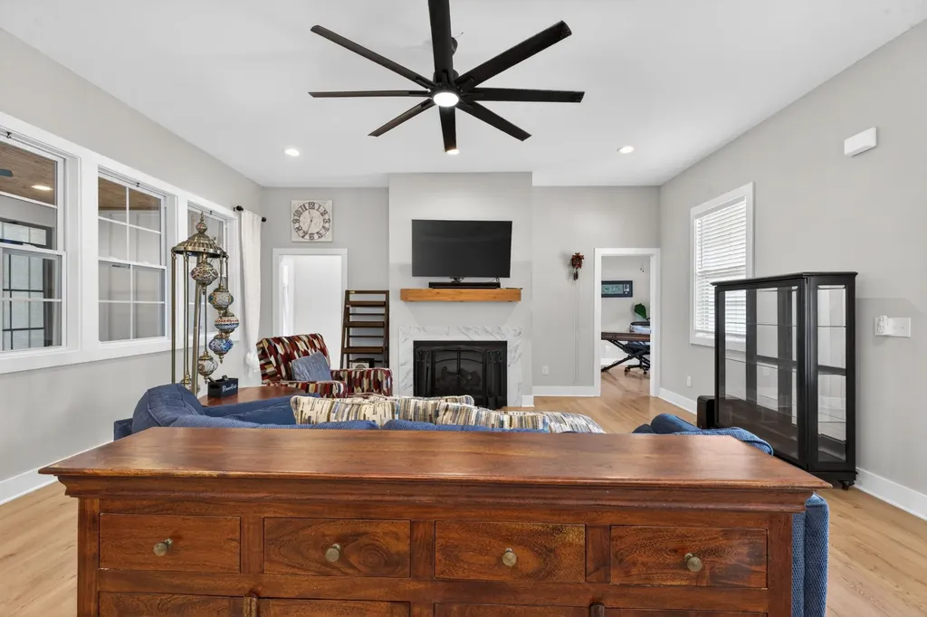 16111 Manchester Pike Christiana TN 37037