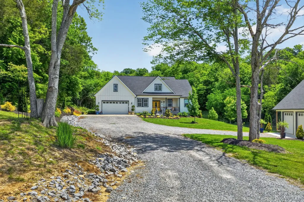 16111 Manchester Pike Christiana TN 37037