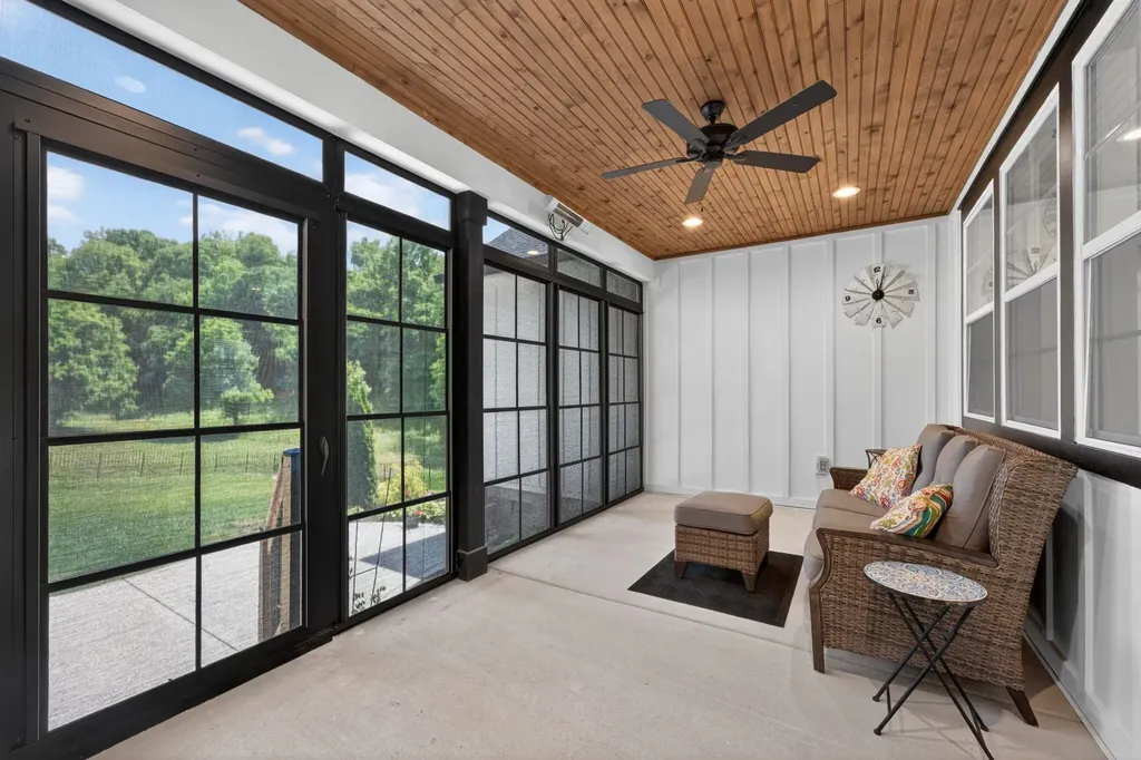 16111 Manchester Pike Christiana TN 37037
