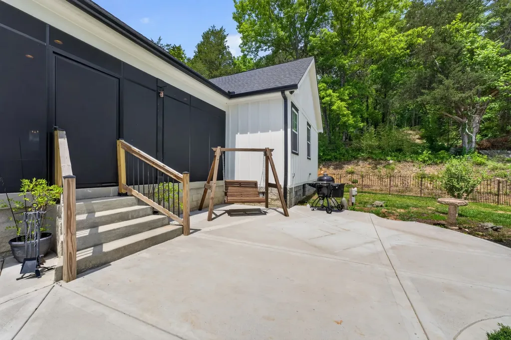 16111 Manchester Pike Christiana TN 37037