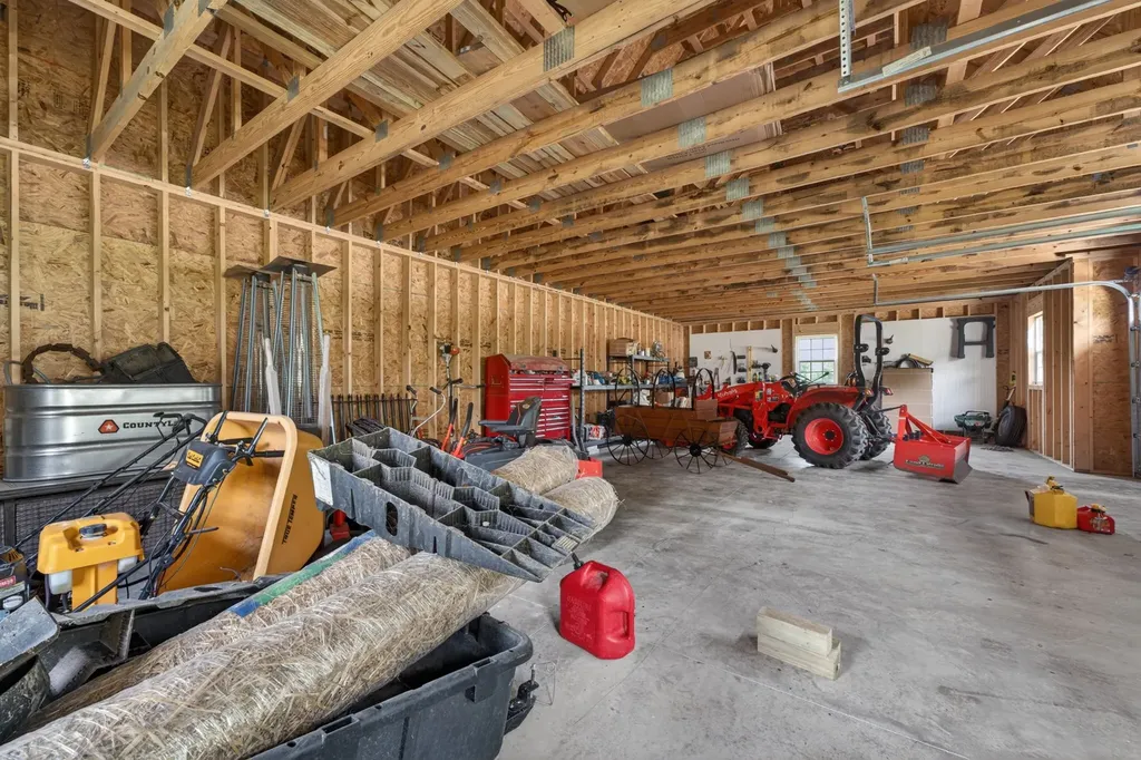 16111 Manchester Pike Christiana TN 37037