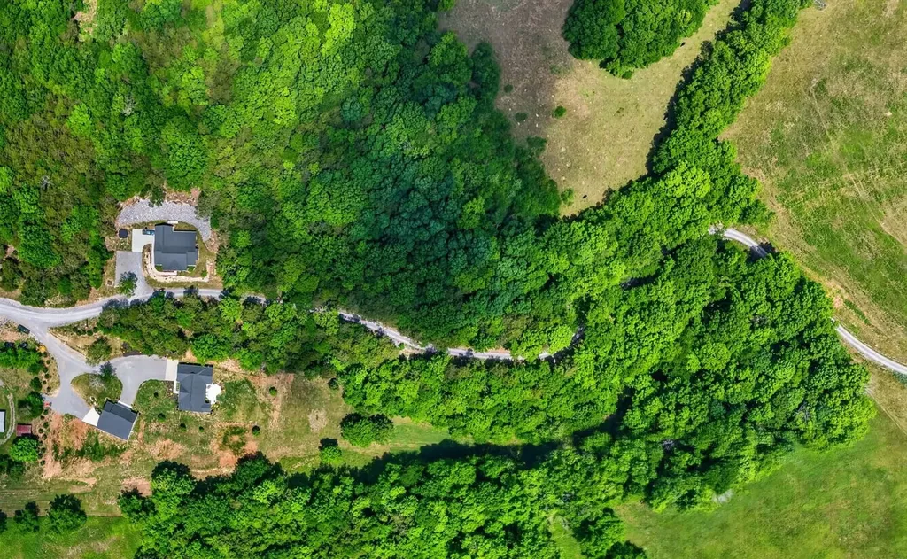 16111 Manchester Pike Christiana TN 37037