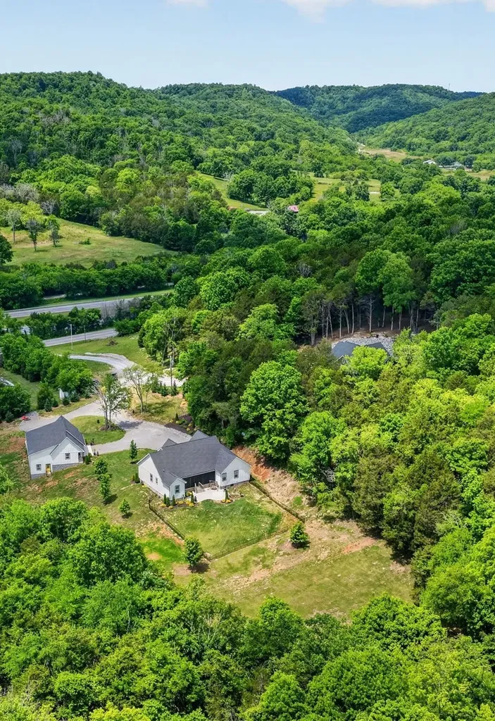16111 Manchester Pike Christiana TN 37037