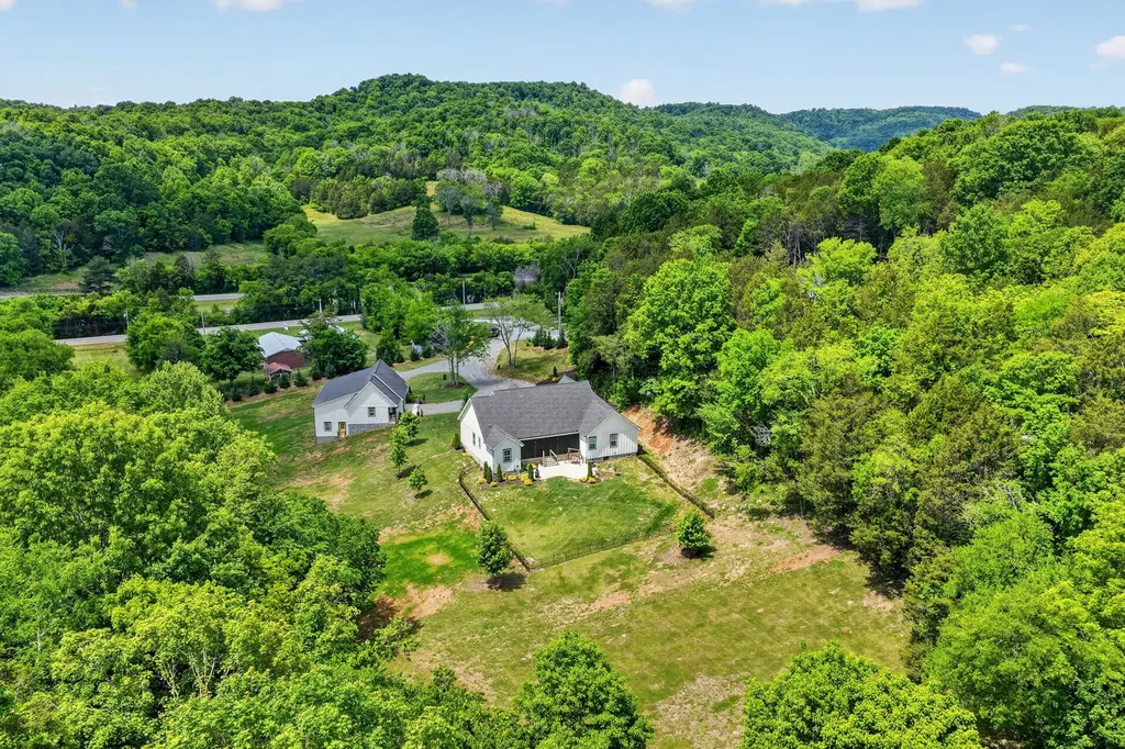 16111 Manchester Pike Christiana TN 37037