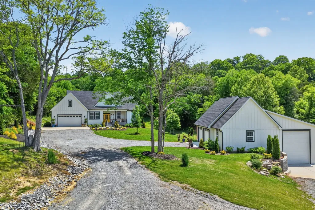 16111 Manchester Pike Christiana TN 37037