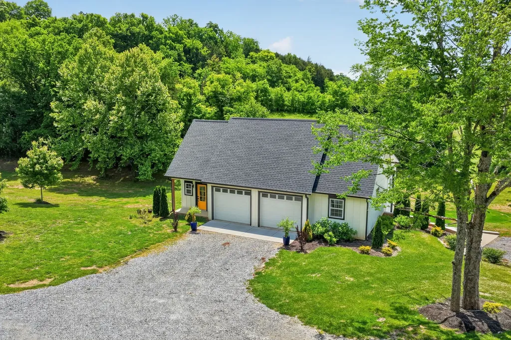 16111 Manchester Pike Christiana TN 37037