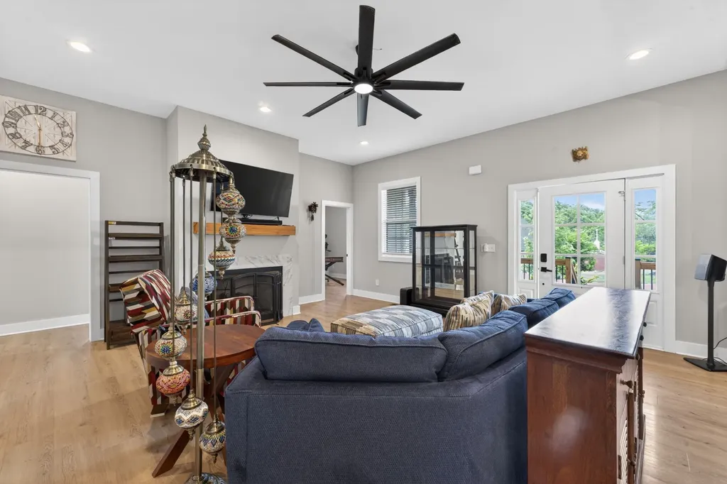 16111 Manchester Pike Christiana TN 37037