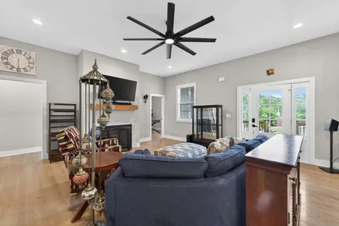 16111 Manchester Pike Christiana TN 37037