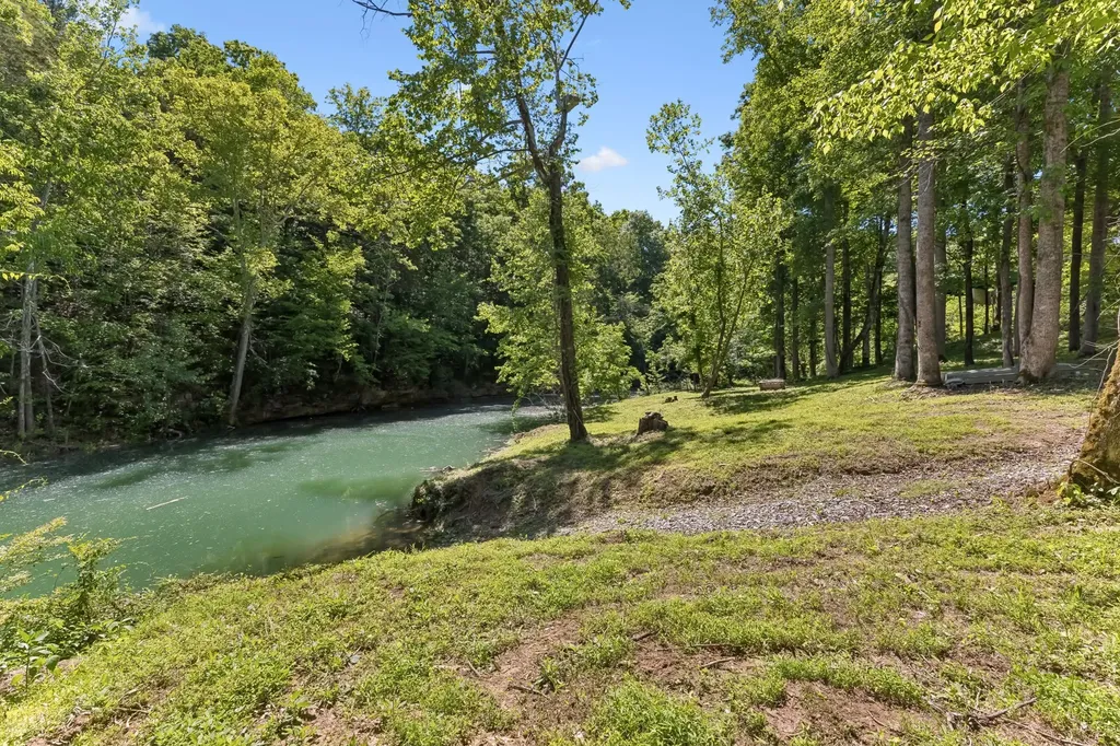 6777 Spencer Road Rock Island TN 38581