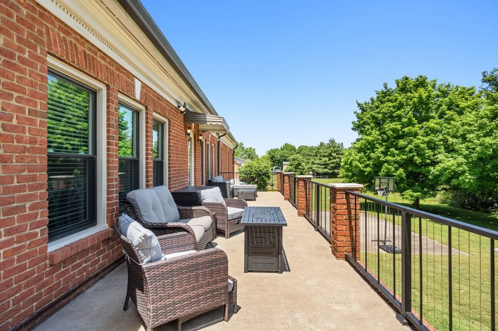 402 Fairway Trail Springfield TN 37172