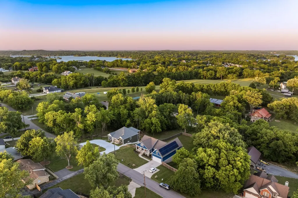 102 Riverwood Drive Hendersonville TN 37075