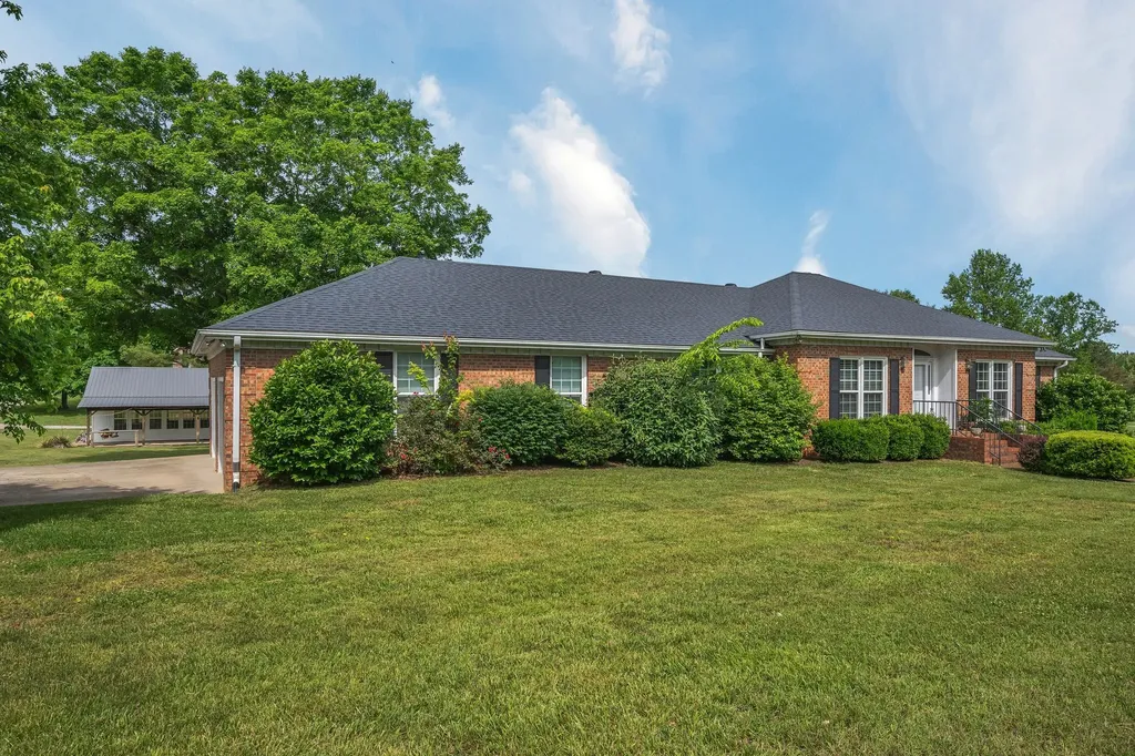 4125 Highway 48, N Charlotte TN 37036