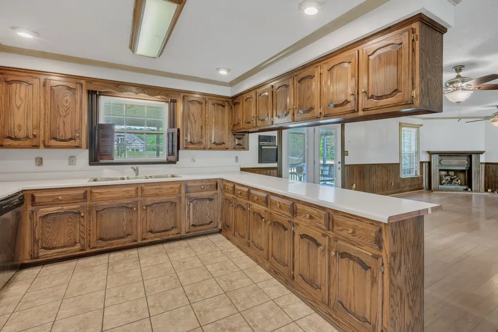 4125 Highway 48, N Charlotte TN 37036