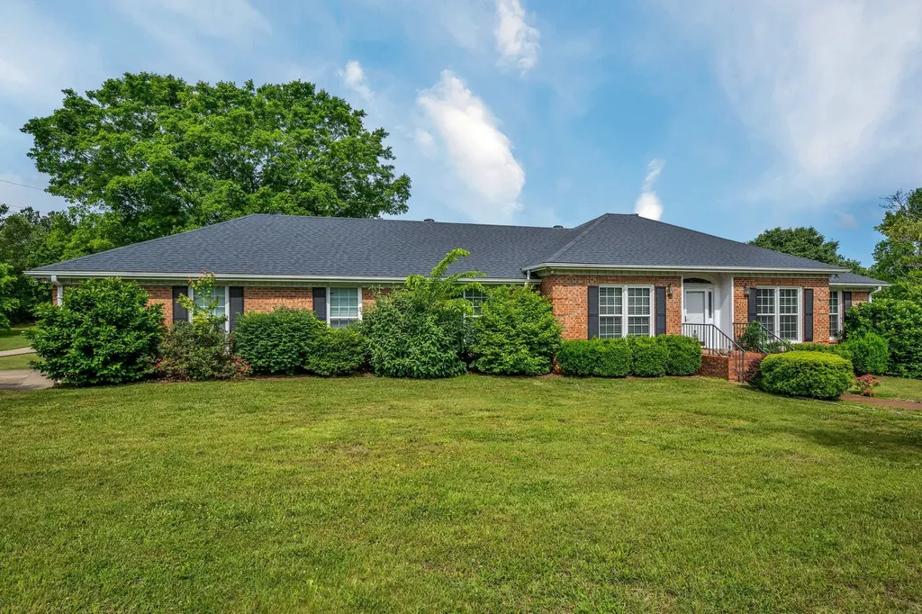 4125 Highway 48, N Charlotte TN 37036