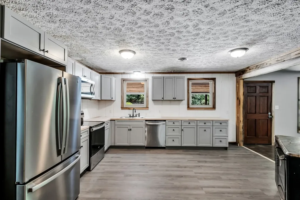 5940 Hassells Creek Lane Lyles TN 37098