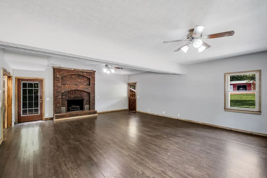 5940 Hassells Creek Lane Lyles TN 37098