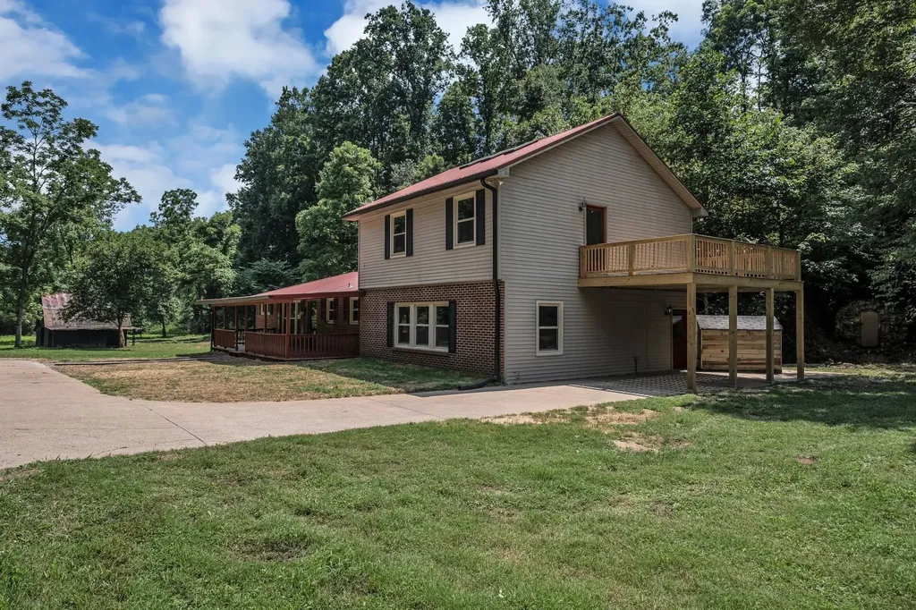5940 Hassells Creek Lane Lyles TN 37098