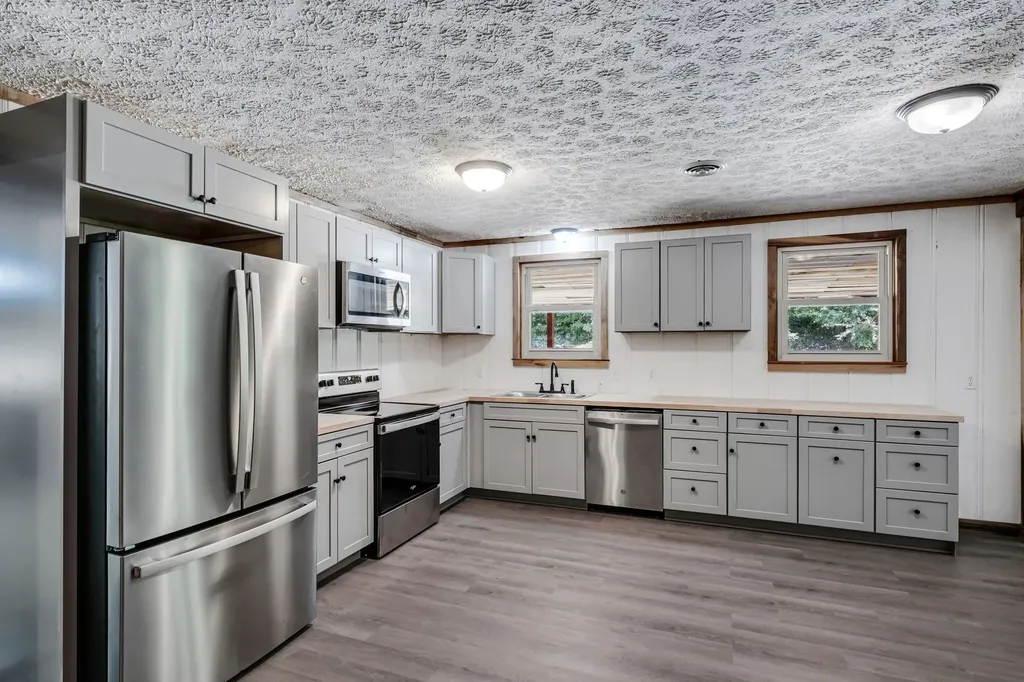 5940 Hassells Creek Lane Lyles TN 37098