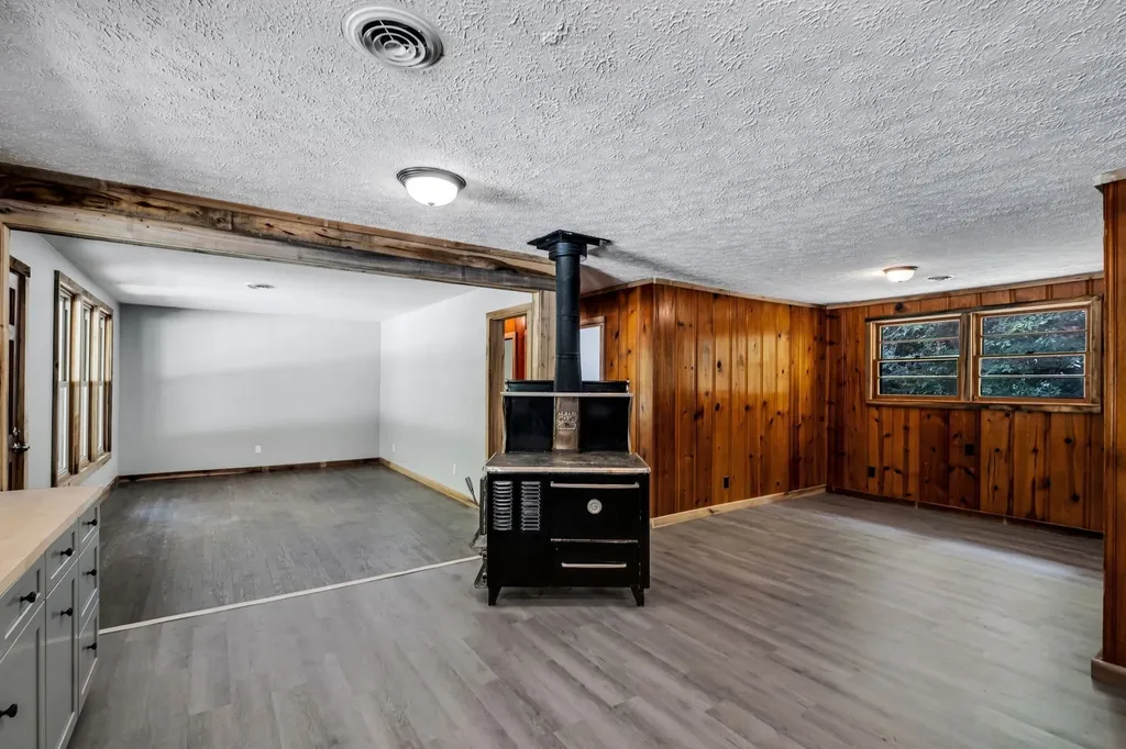 5940 Hassells Creek Lane Lyles TN 37098