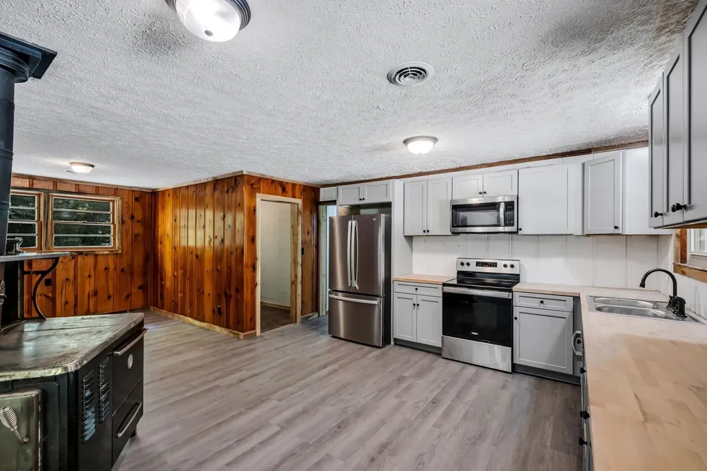 5940 Hassells Creek Lane Lyles TN 37098