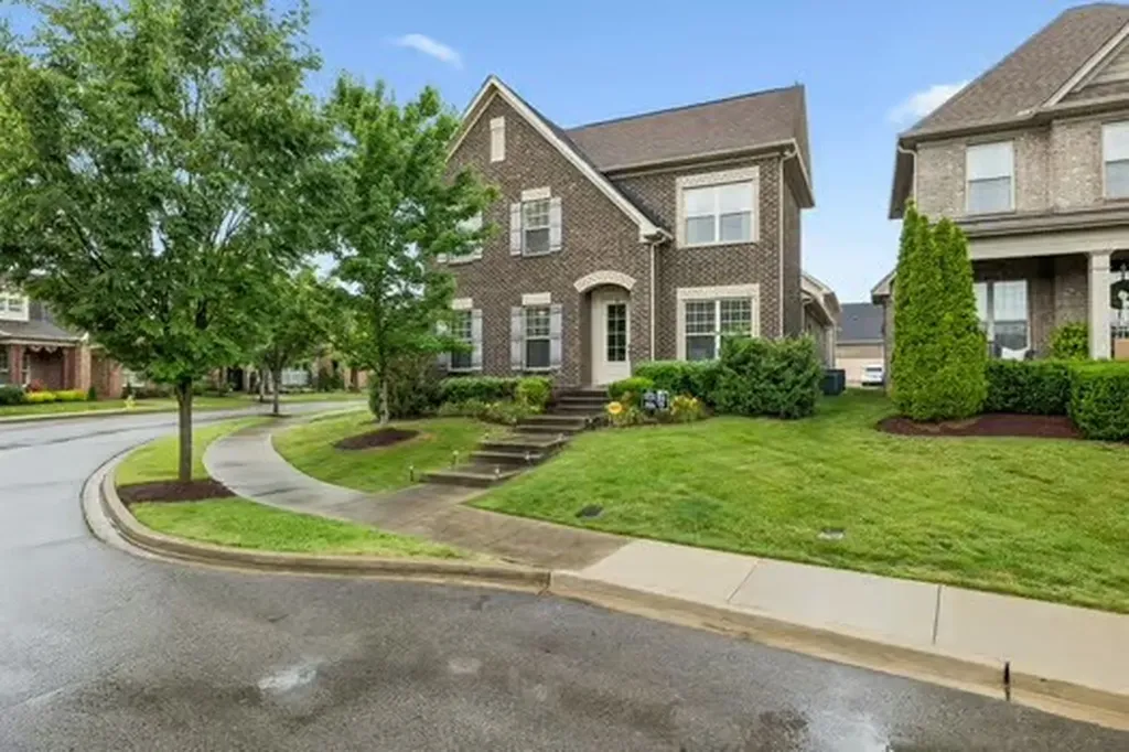 1099 Paddock Park Circle Gallatin TN 37066