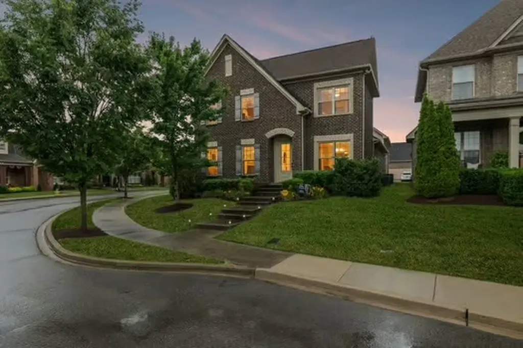 1099 Paddock Park Circle Gallatin TN 37066