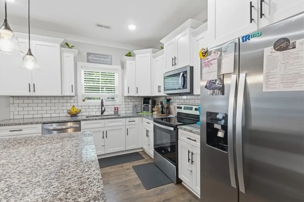 208 15th Ave, E Springfield TN 37172