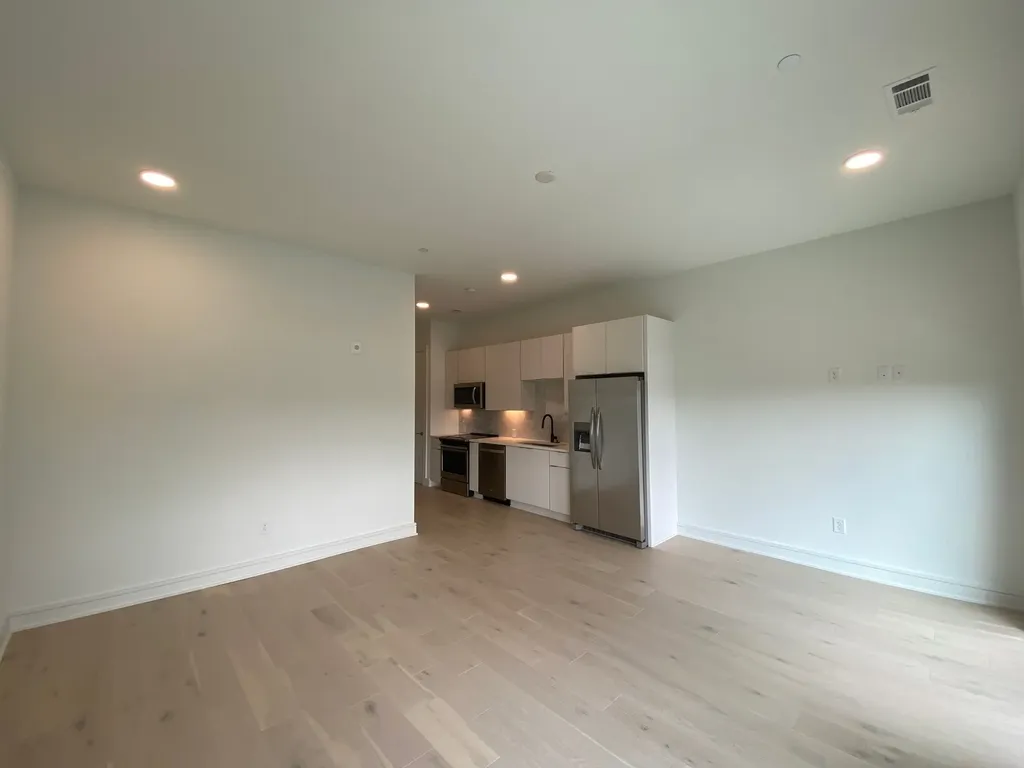 1125 10th Ave, N Nashville TN 37208