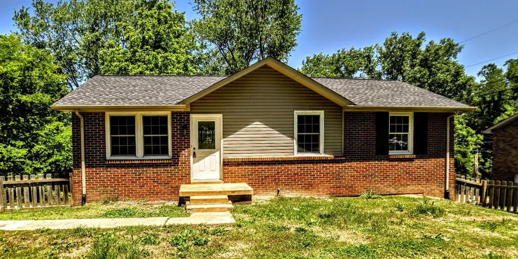 2051 Shelby Drive Clarksville TN 37043