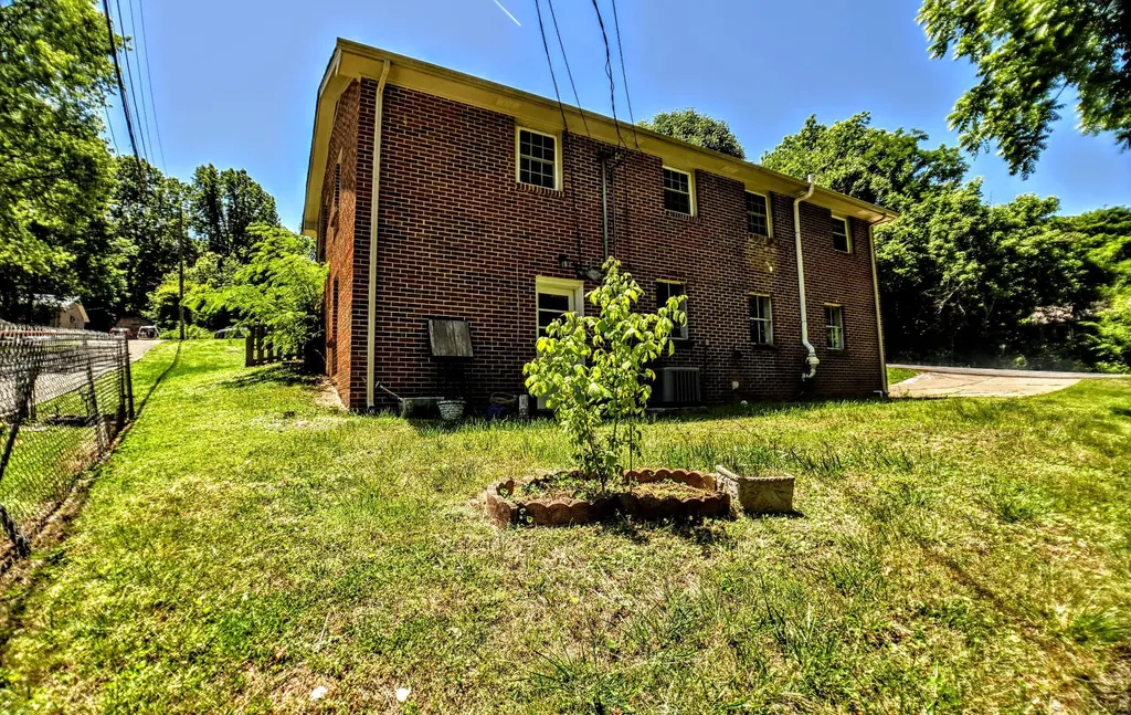 2051 Shelby Drive Clarksville TN 37043