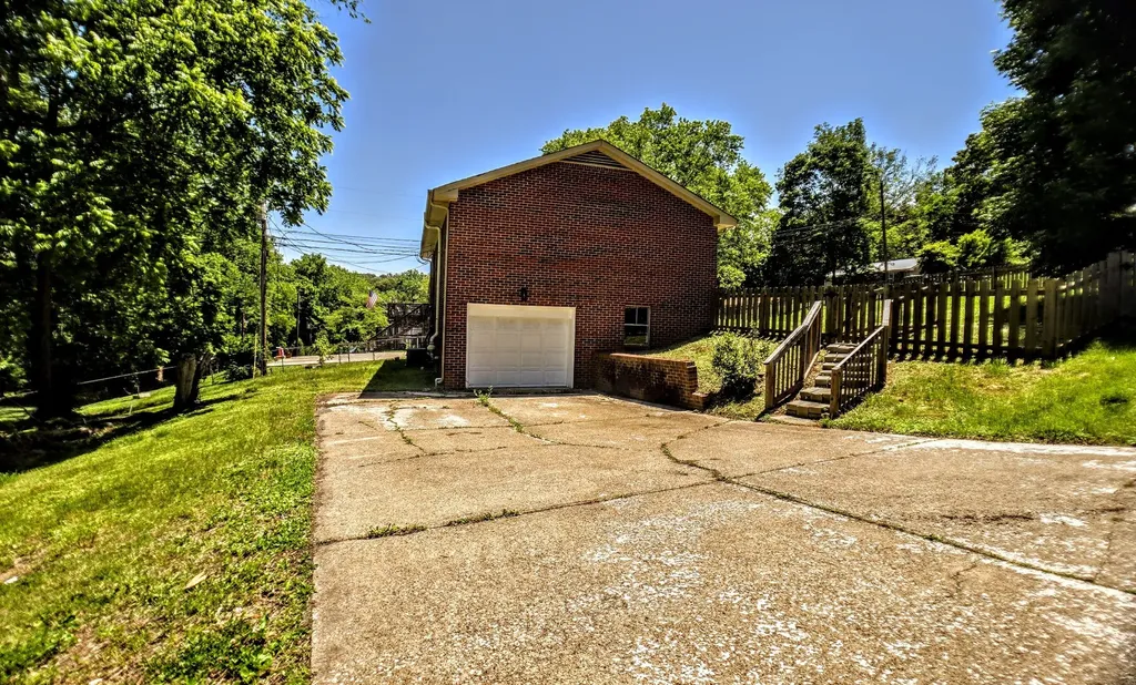 2051 Shelby Drive Clarksville TN 37043