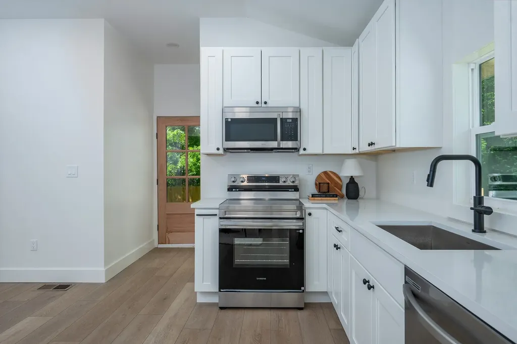 874 Apex Street Nashville TN 37206