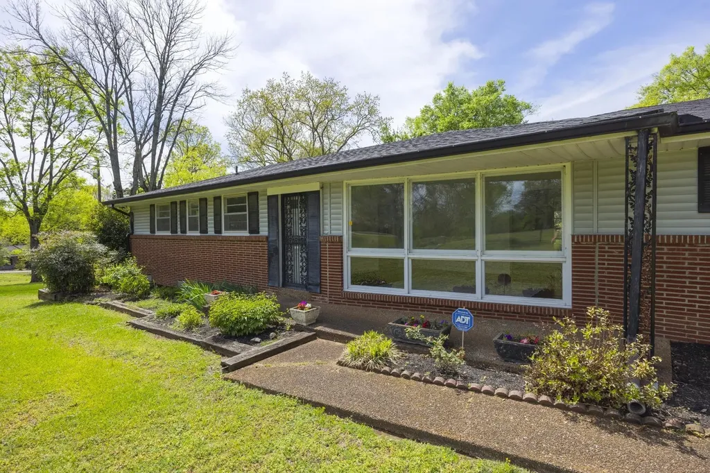 127 Riviera Drive Hendersonville TN 37075