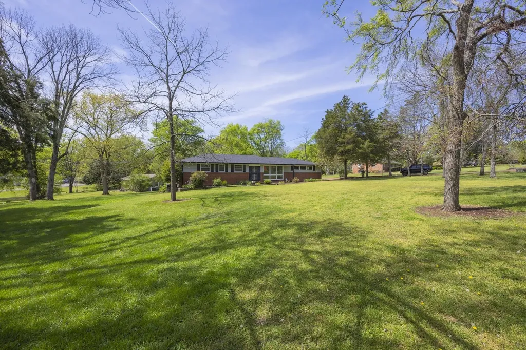 127 Riviera Drive Hendersonville TN 37075