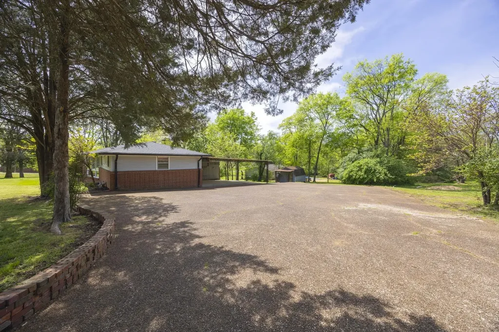 127 Riviera Drive Hendersonville TN 37075