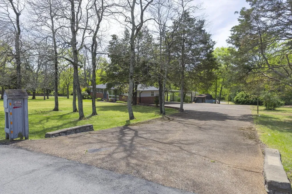 127 Riviera Drive Hendersonville TN 37075