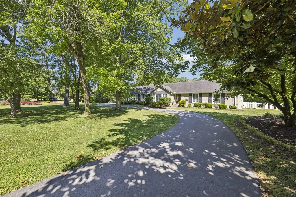 5911 Post Road Nashville TN 37205
